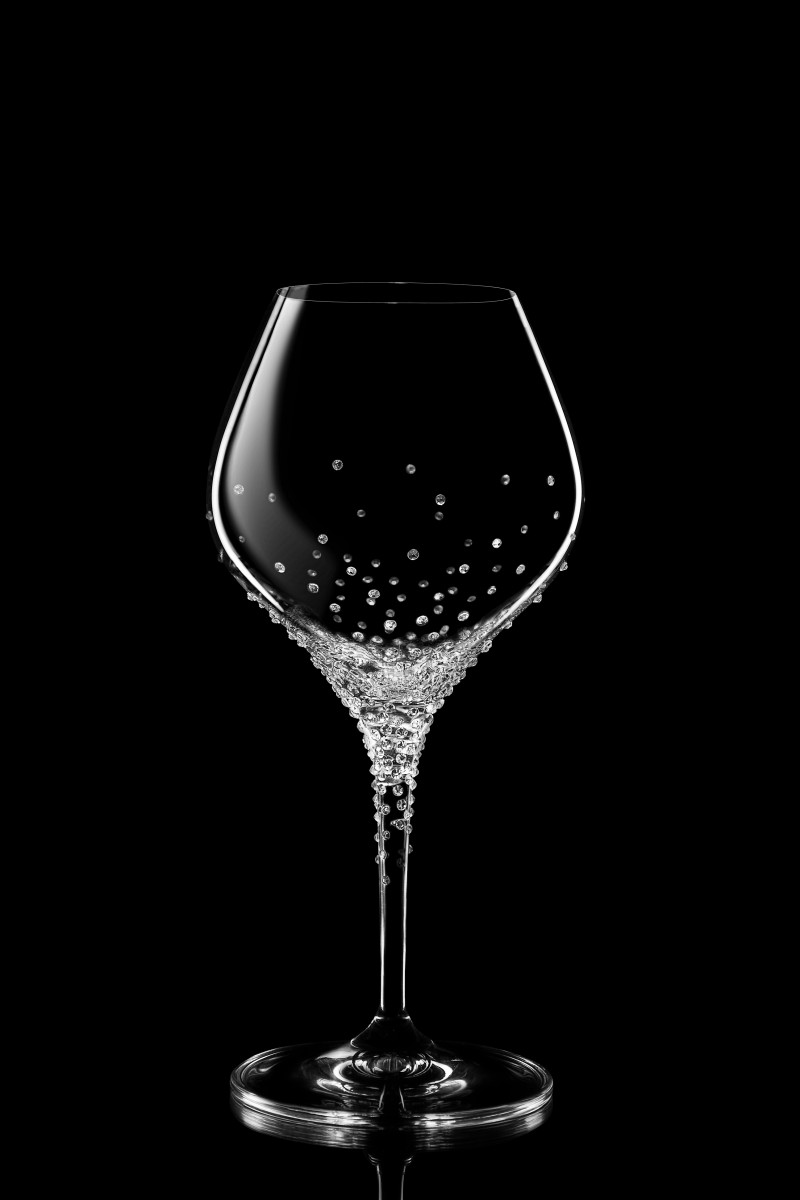 Křišťálové skleničky NEMESIS zdobené broušenými kameny Swarovski s možností GRAVÍROVÁNÍ