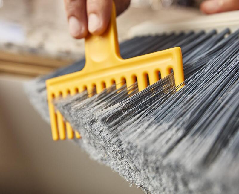 Smeták s nástěnným držákem CleanStore 65008, Stone