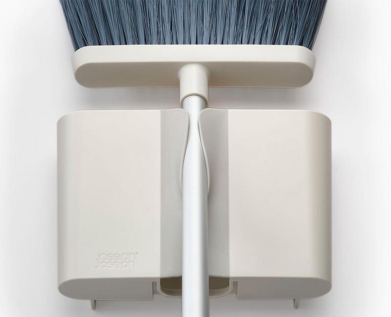 Smeták s nástěnným držákem CleanStore 65008, Stone