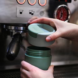Hrnek cestovní s hygienickým uzávěrem Sipp Travel Mug 81122, 340ml, zelený