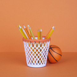 Stojánek na tužky Basket 27694