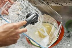 Kartáč na nádobí s dávkováním saponátu SinkTech 6500018